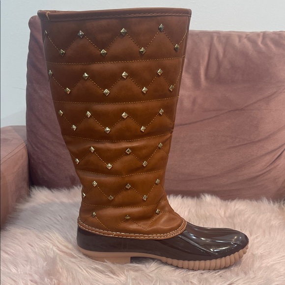Brown Quilted Women's Boots - Picture 4 of 8